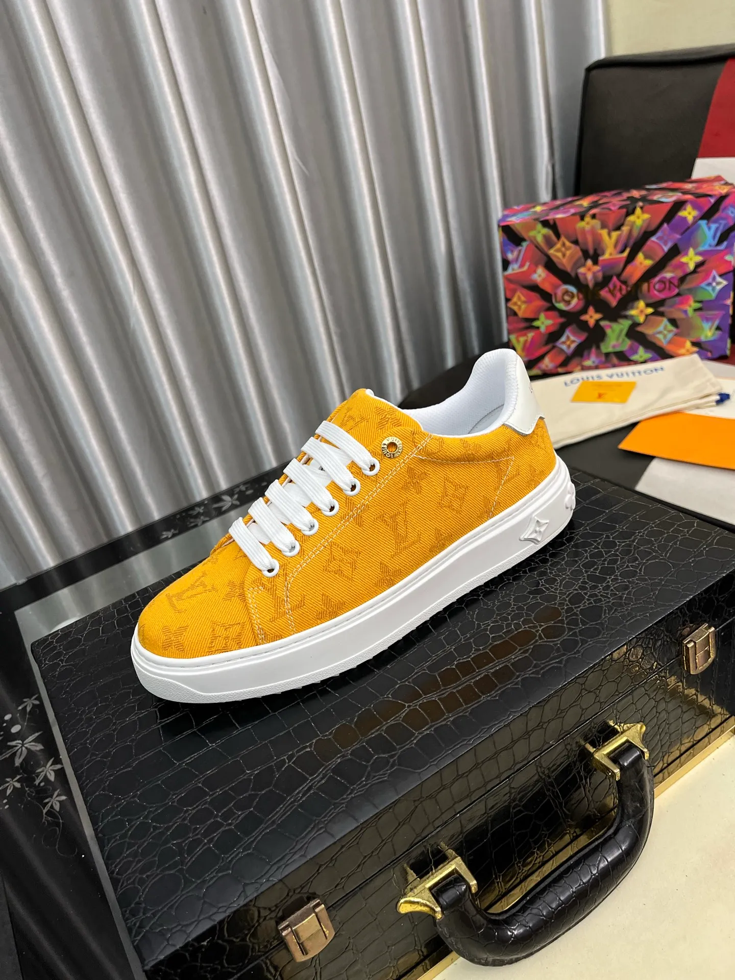 Men's shoes 💰540⌚️⌚️[Louis Vuitton LV] Dad shoes are popular casual sports shoes with outsole, breathable and comfortable, easy to walk, trendy men's versatile fly woven epoxy matching ➕leather lining➕Gucci's popular original outsole, sports and running style, super comfortable. Size 38-445️⃣Colors available